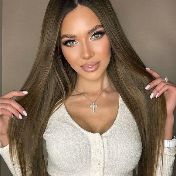 - ♥️AMBER 22” BROWN OMBRÉ STRAIGHT Lace Front Wig *NWT*💖